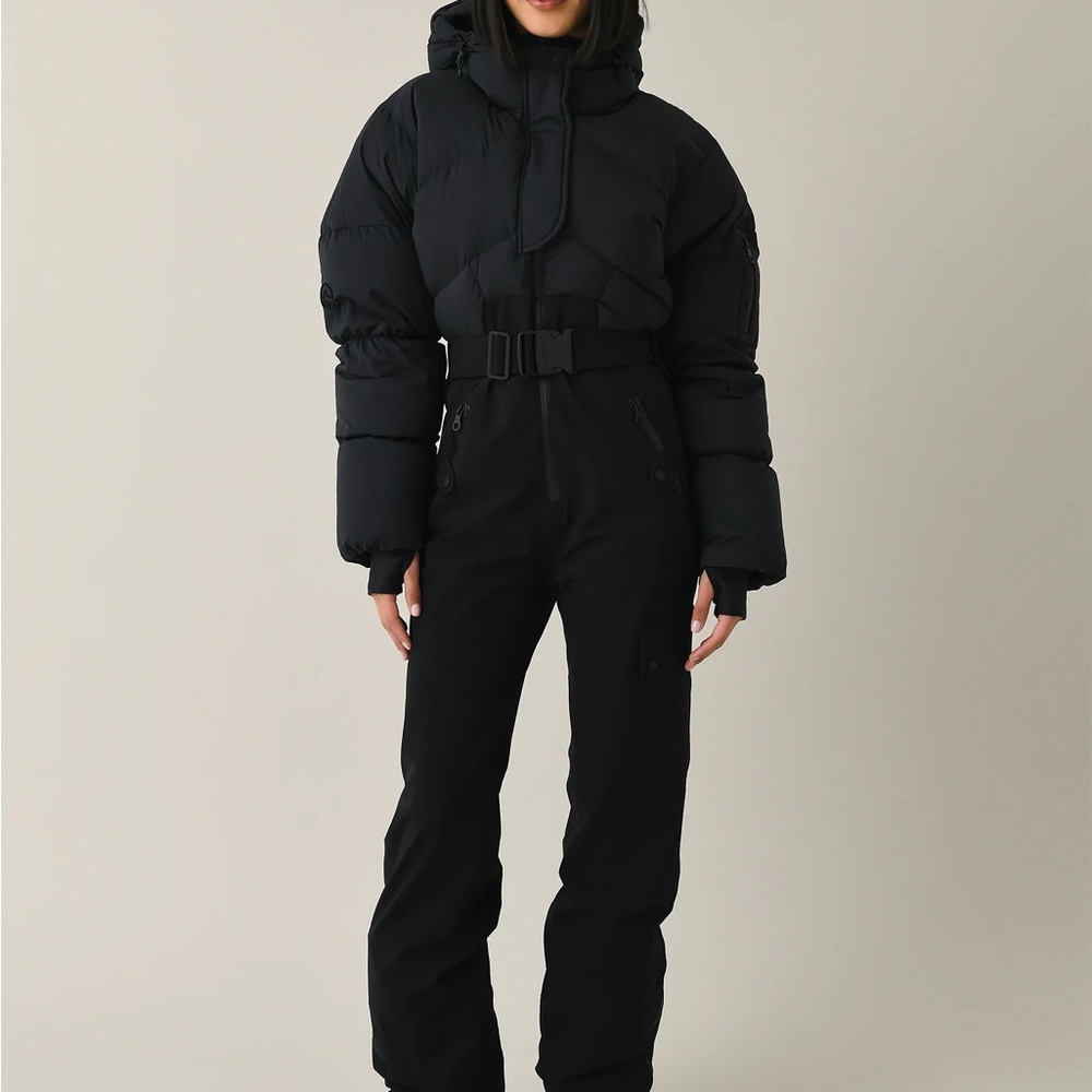 Cordova Women's Sommet Ski Suit Size Large Onyx color